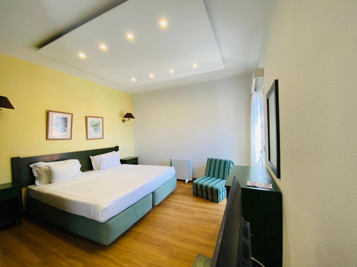فندق Vale Mar Guest ريبيرا برافا المظهر الخارجي الصورة